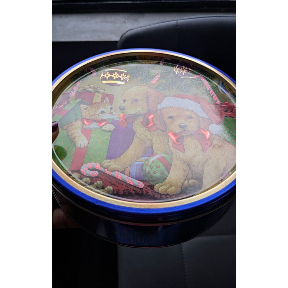 Royal Dansk Puppies and Kitty Christmas Collectible Tin - Picture 7 of 7